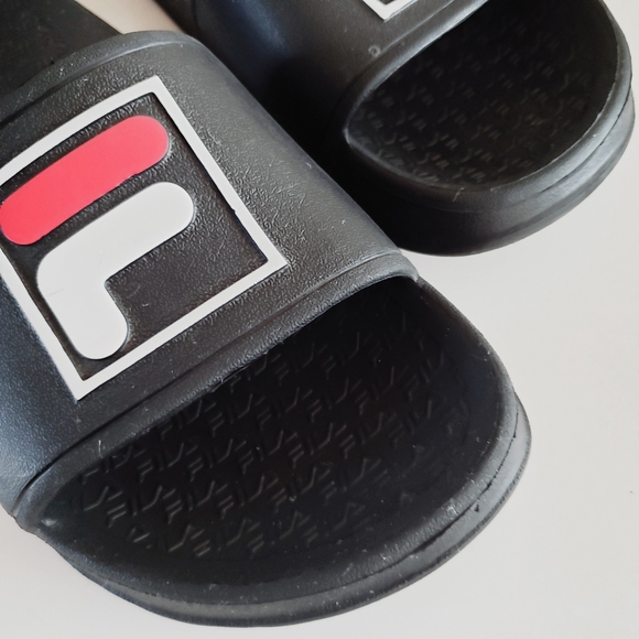 Fila Women's Sleek Slide BX Logo Slip-On Slides Sandals Black - M9 W10 - Picture 3 of 8